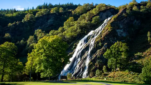 Cascada Powerscourt 10 postales para disfrutar del buen tiempo en Irlanda