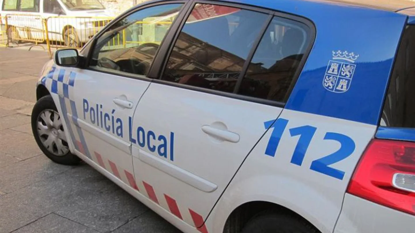 Un coche de la Policía Local de Palencia Un coche de la Policía Local de Palencia