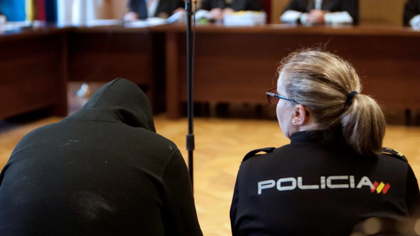 El acusado en el juicio por crear un perfil falso en la red social Badoo El acusado en el juicio por crear un perfil falso en la red social Badoo