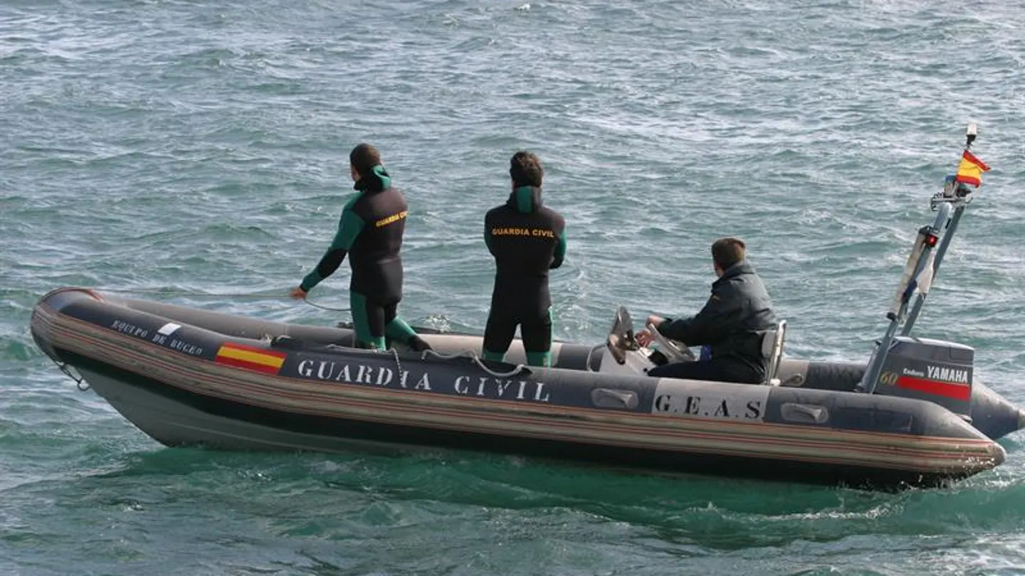 Una embarcación de la Guardia Civil Una embarcación de la Guardia Civil