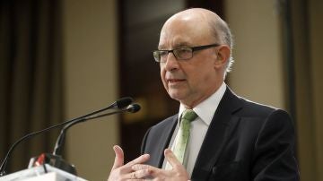 Cristóbal Montoro ante los medios