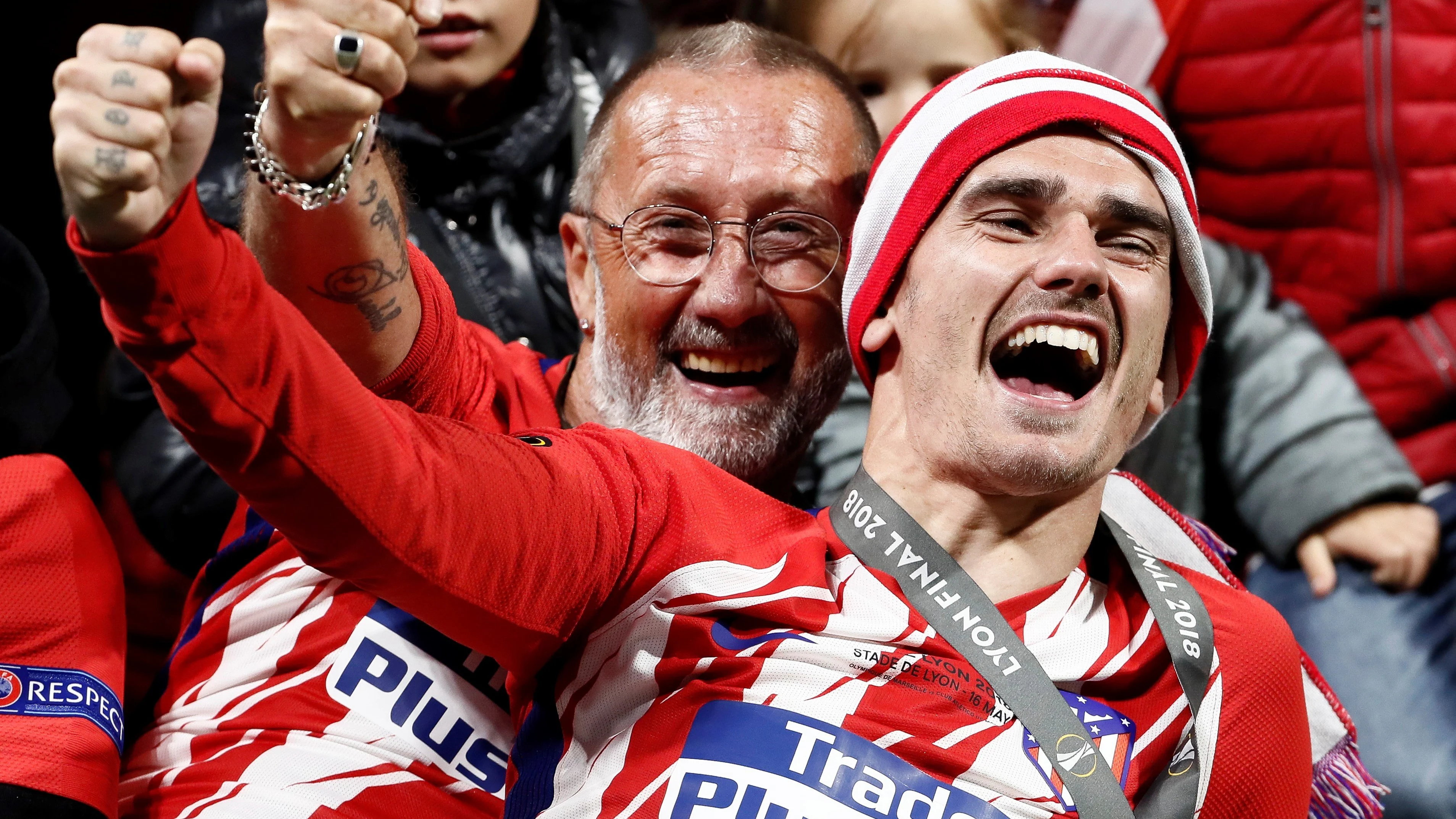 Griezmann celebra el título de la Europa League