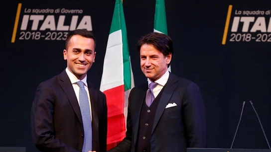 Giuseppe Conte (der), candidato a primer ministro en Italia Giuseppe Conte (der), candidato a primer ministro en Italia
