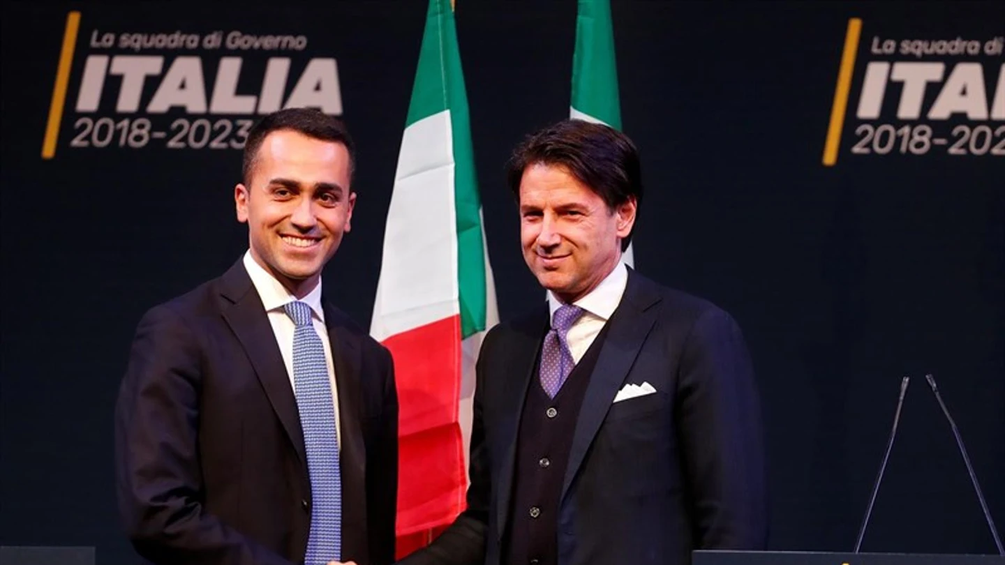 Giuseppe Conte (der), candidato a primer ministro en Italia Giuseppe Conte (der), candidato a primer ministro en Italia