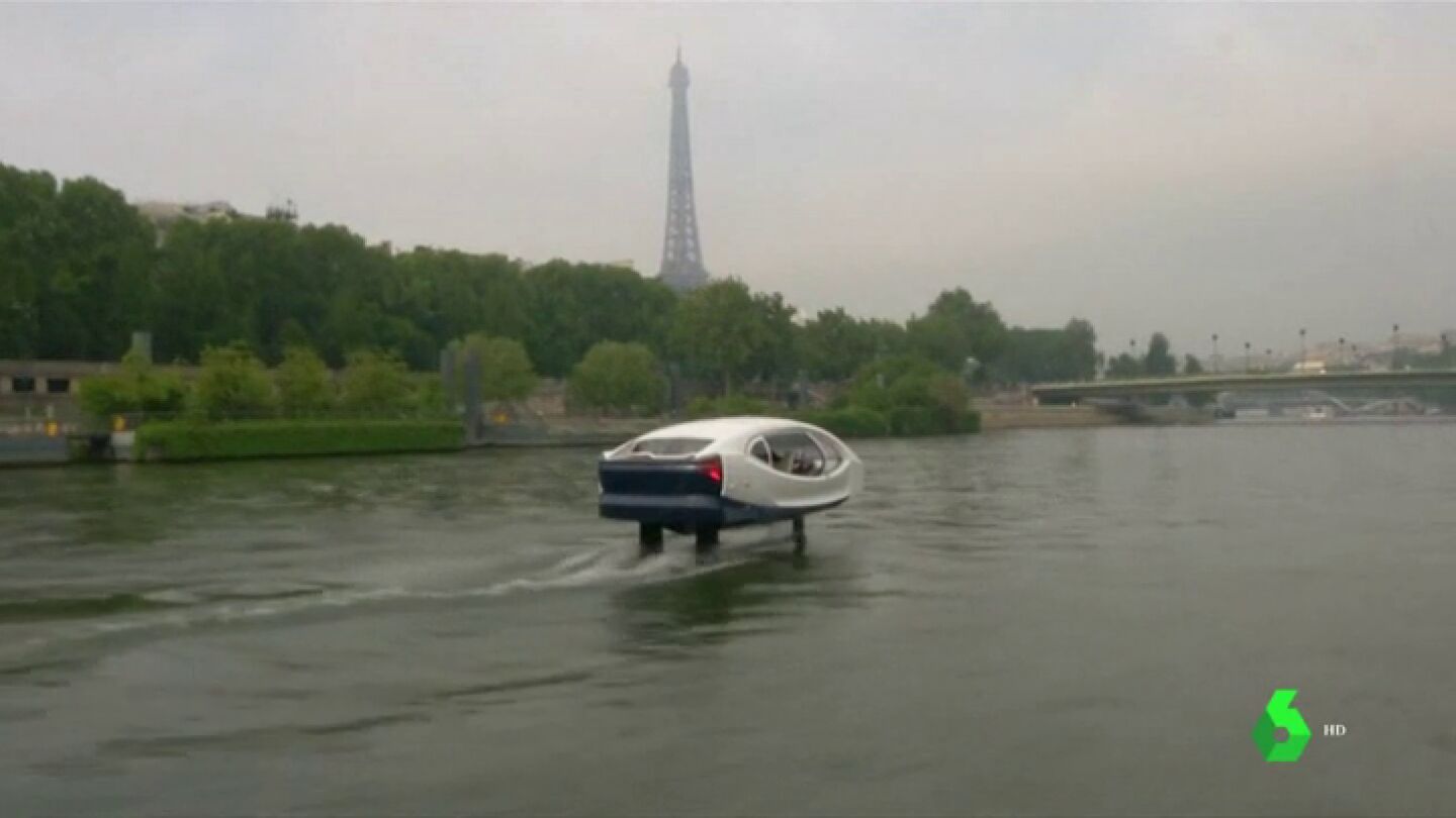 No emite CO2, no hace ruido y funciona a trav&eacute;s de una app: 'el taxi del futuro' ya se prueba en aguas del Sena
