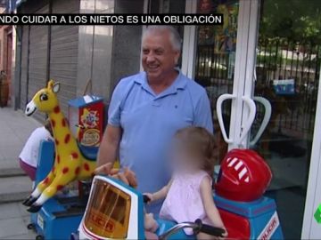 La realidad de los abuelos esclavos: sólo una de cada nueve personas mayores cuida a sus nietos por decisión propia La realidad de los abuelos esclavos: sólo una de cada nueve personas mayores cuida a sus nietos por decisión propia