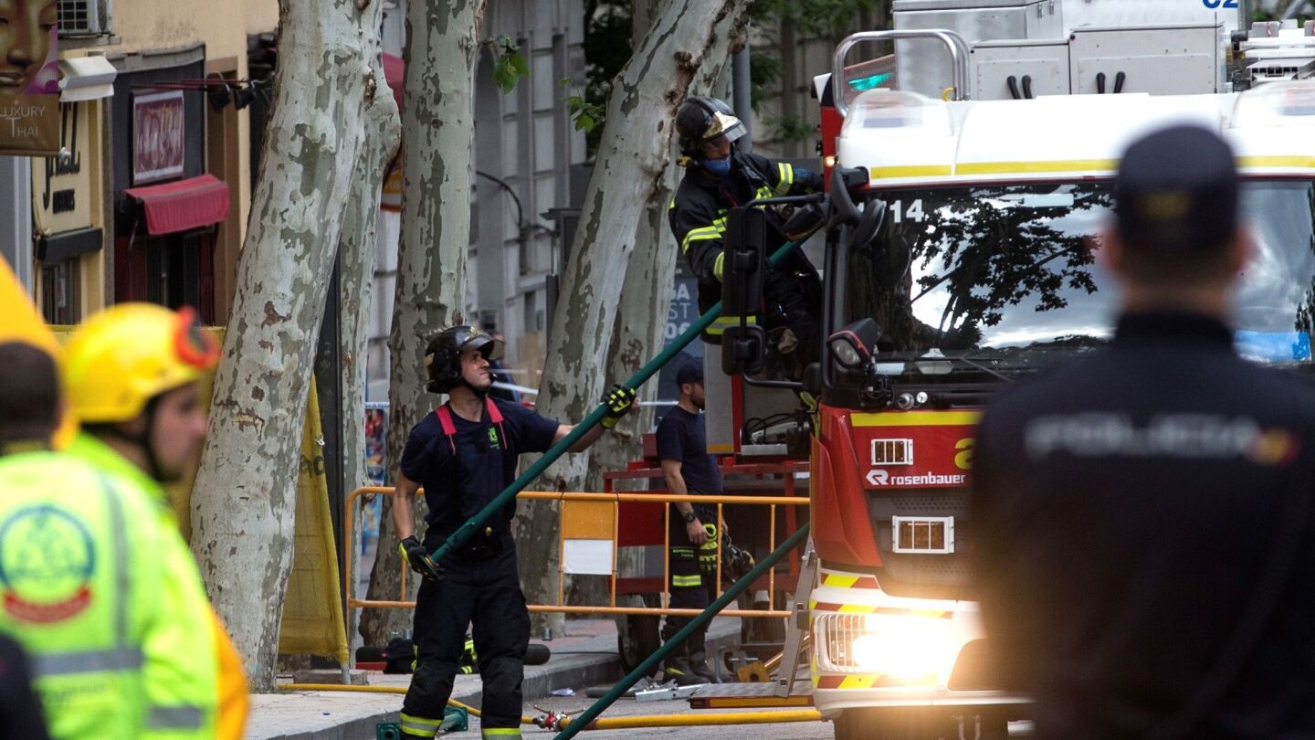 Parte del forjado de un edificio en rehabilitaci&oacute;n, en el n&uacute;mero 19 de la calle del General Mart&iacute;nez Campos, en el distrito de Chamber&iacute; de Madrid, que se derrumb&oacute;