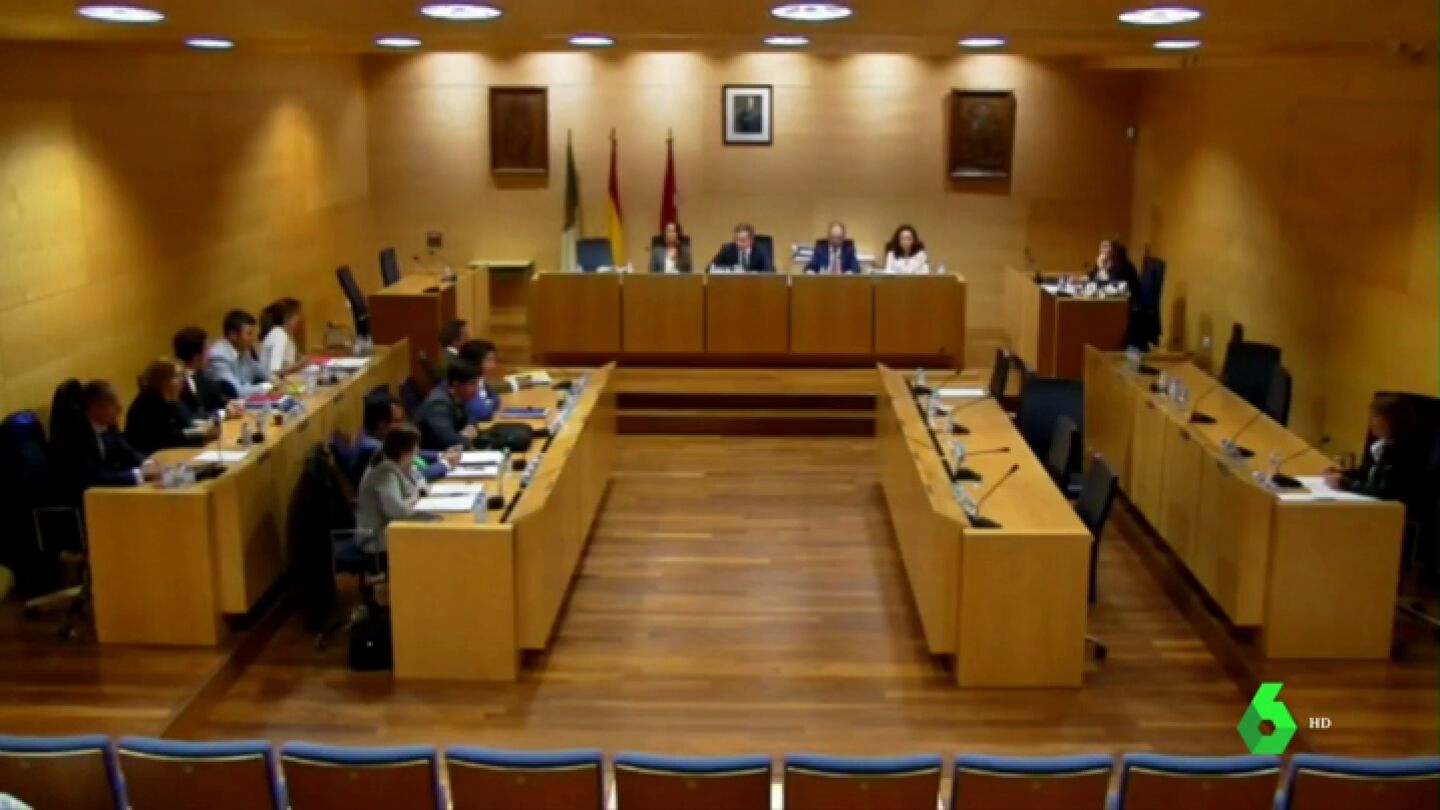 Rifirrafe en el pleno del Ayuntamiento de Boadilla, uno de los epicentros de la trama G&uuml;rtel en Madrid, debido a la sentencia