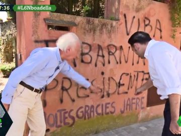 Albert Boadella, sobre las pintadas en la fachada de su casa: "Se nota que son un poco incultos en castellano" Albert Boadella, sobre las pintadas en la fachada de su casa: "Se nota que son un poco incultos en castellano"