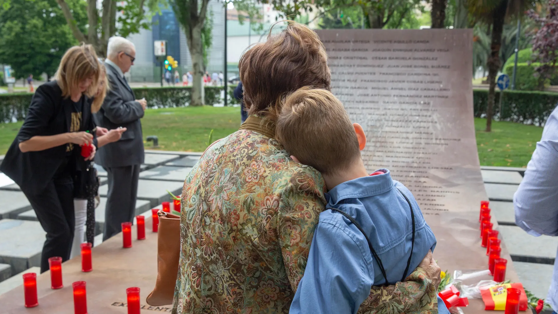 Homenaje de las familias a los 62 militares fallecidos en el accidente del Yak-42