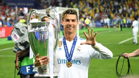 Cristiano Ronaldo celebra su quinta Champions Cristiano Ronaldo celebra su quinta Champions