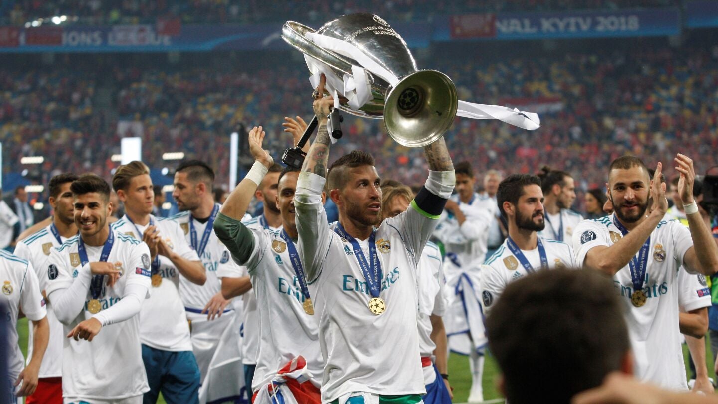 Ramos alza la Copa de Europa en el Estadio Ol&iacute;mpico de Kiev