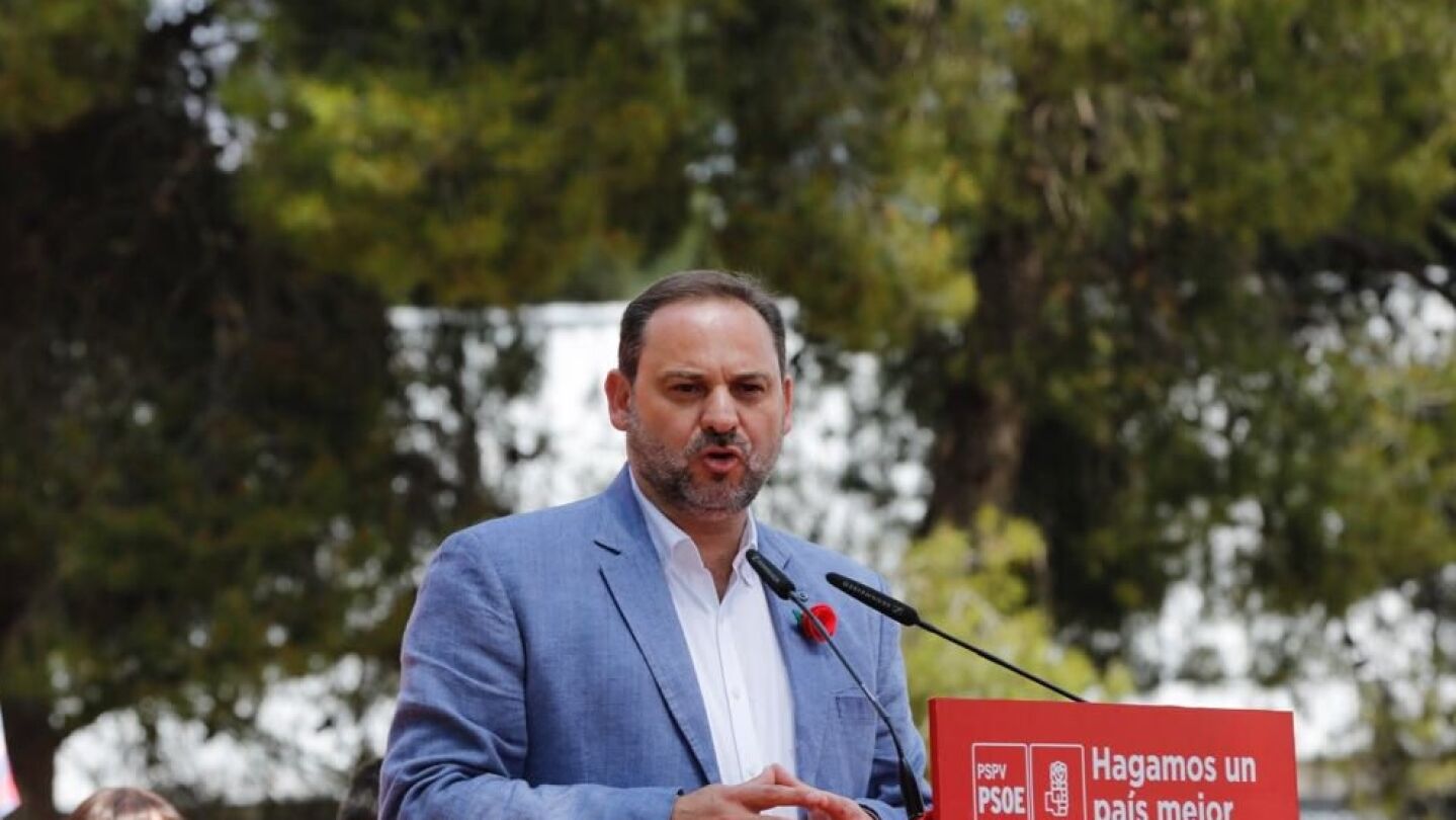 Jos&eacute; Luis &Aacute;balos en un acto del PSOE