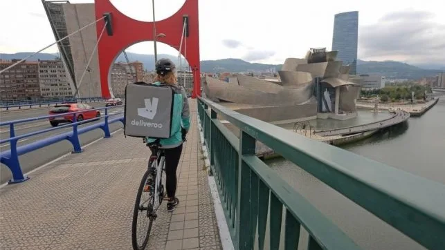 Un repartidor de Deliveroo.