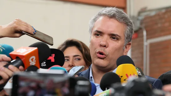 El presidente colombiano, Iván Duque, habla con la prensa El candidato presidencial colombiano, Iván Duque, habla con la prensa