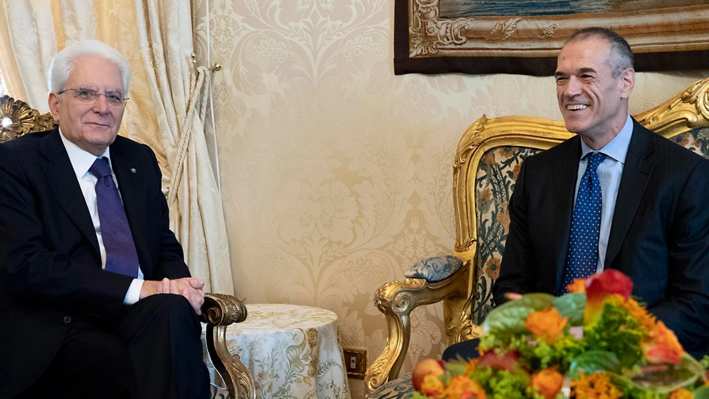 Carlo Cottarelli con el presidente de Italia, Sergio Mattarella Carlo Cottarelli con el presidente de Italia, Sergio Mattarella