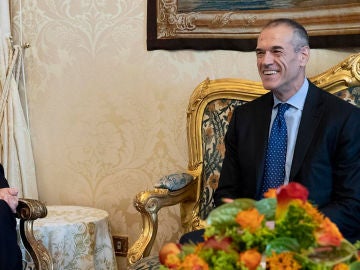 Carlo Cottarelli con el presidente de Italia, Sergio Mattarella Carlo Cottarelli con el presidente de Italia, Sergio Mattarella