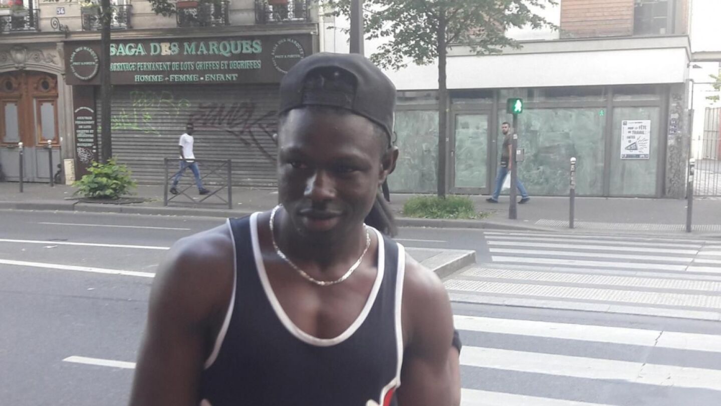 Mamoudou Gassama, el inmigrante maliense de 22 a&ntilde;os que escal&oacute; la fachada de un edificio para salvar a un ni&ntilde;o 