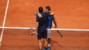 Guillermo García López saluda a Wawrinka tras su victoria