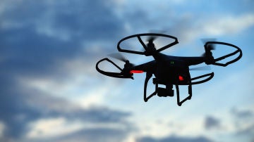Un dron volando
