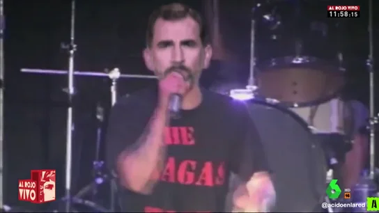 Felipe VI se 'viste' de Evaristo para cantar 'Envidia cochina': "Quiero vivir sin currar y que lo pague el país" Felipe VI se 'viste' de Evaristo para cantar 'Envidia cochina': "Quiero vivir sin currar y que lo pague el país"