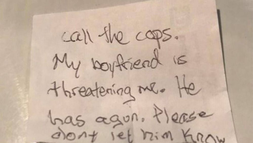 La nota que entregó la joven secuestrada a los veterinarios que llamaron a la Policía