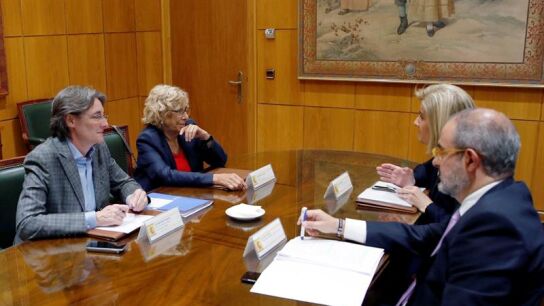 Reuni&oacute;n entre Manuela Carmena y F&aacute;tima B&aacute;&ntilde;ez