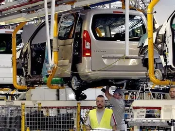 La producción de vehículos en España aumenta un 31% en abril Subtítulo La producción de vehículos en España aumenta un 31% en abril Subtítulo