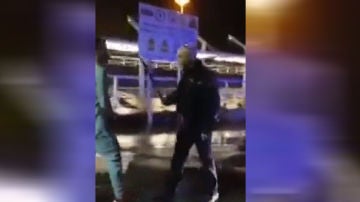 Policía golpeando a un joven en Gijón