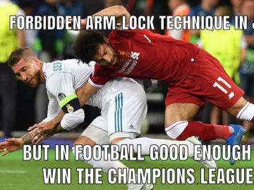 'Meme' de la acción de Sergio Ramos con Salah 'Meme' de la acción de Sergio Ramos con Salah