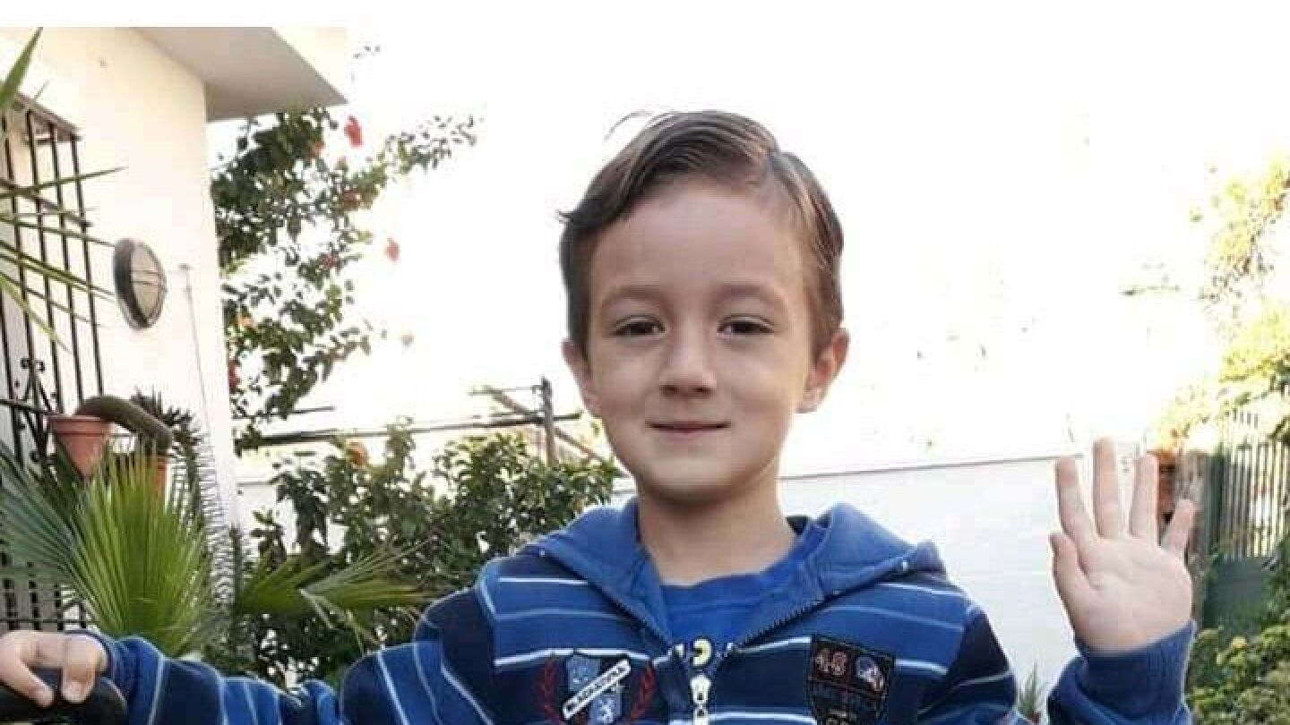 La familia del peque&ntilde;o difunde su foto para intentar dar con el menor