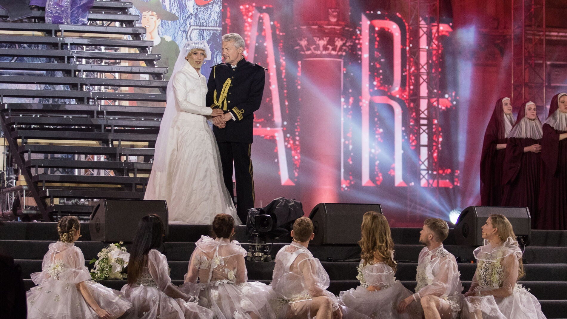 Conchita Wurst y Herbert Foettinger en Viena