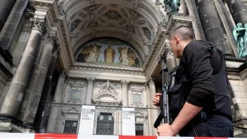 Dos heridos en un tiroteo en la catedral de Berlín
