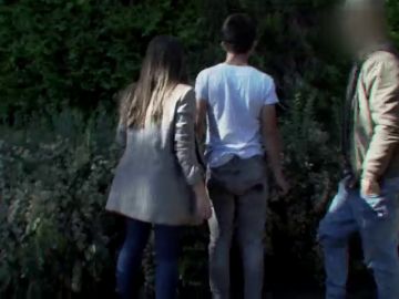 <p>'La banda del disolvente' intenta agredir a Expediente Marlasca al ser sorprendidos inhalando: "¡Hijos de puta!"</p> <p>'La banda del disolvente' intenta agredir a Expediente Marlasca al ser sorprendidos inhalando: "¡Hijos de puta!"</p>