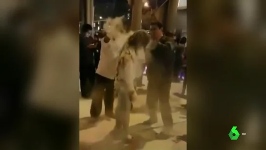 El agresor le arrojó combustible y le prendió fuego con un cigarro El agresor le arrojó combustible y le prendió fuego con un cigarro