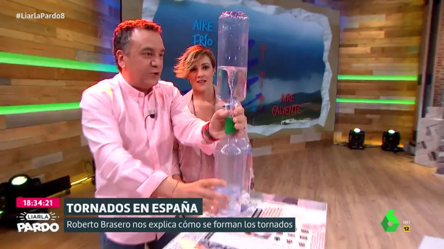 Con dos botellas de plástico y dos tapones: así se puede hacer un tronado casero y barato Con dos botellas de plástico y dos tapones: así se puede hacer un tronado casero y barato