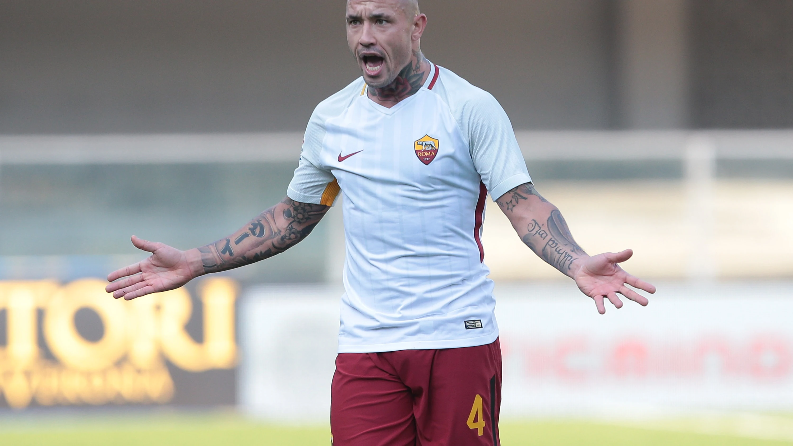 Nainggolan, durante un partido con la Roma