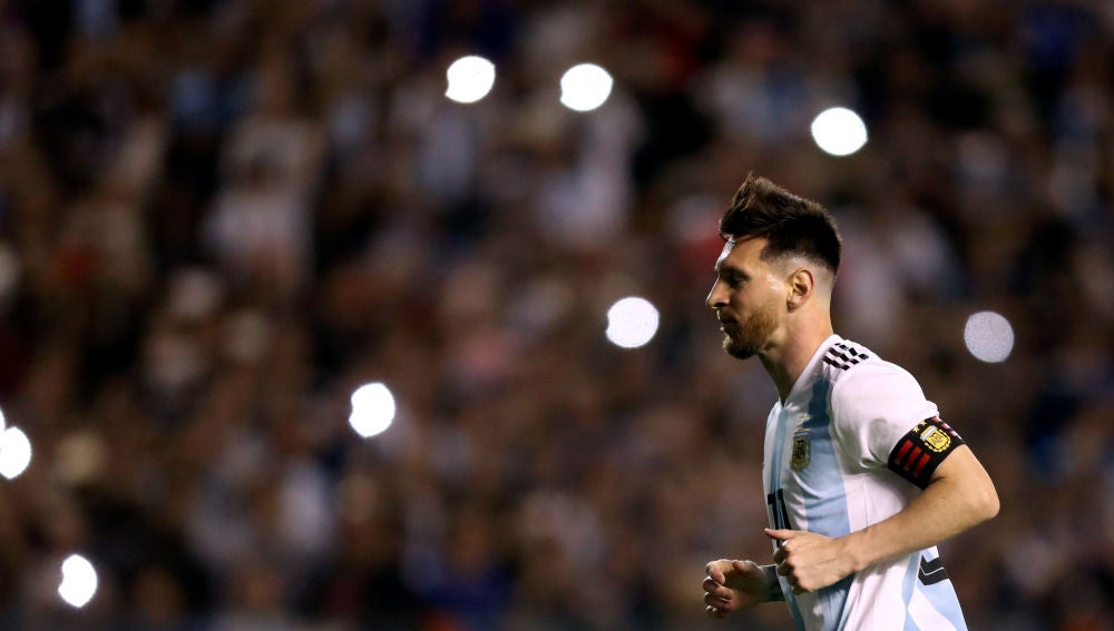 Messi, jugando con la selección argentina