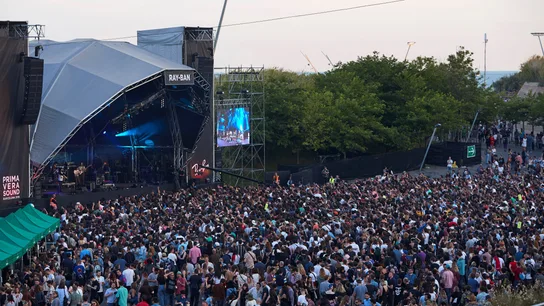 Numeroso público en la cuarta jornada del festival de música Primavera Sound Numeroso público en la cuarta jornada del festival de música Primavera Sound