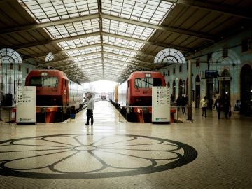 Imagen de archivo de varios trenes en Portugal