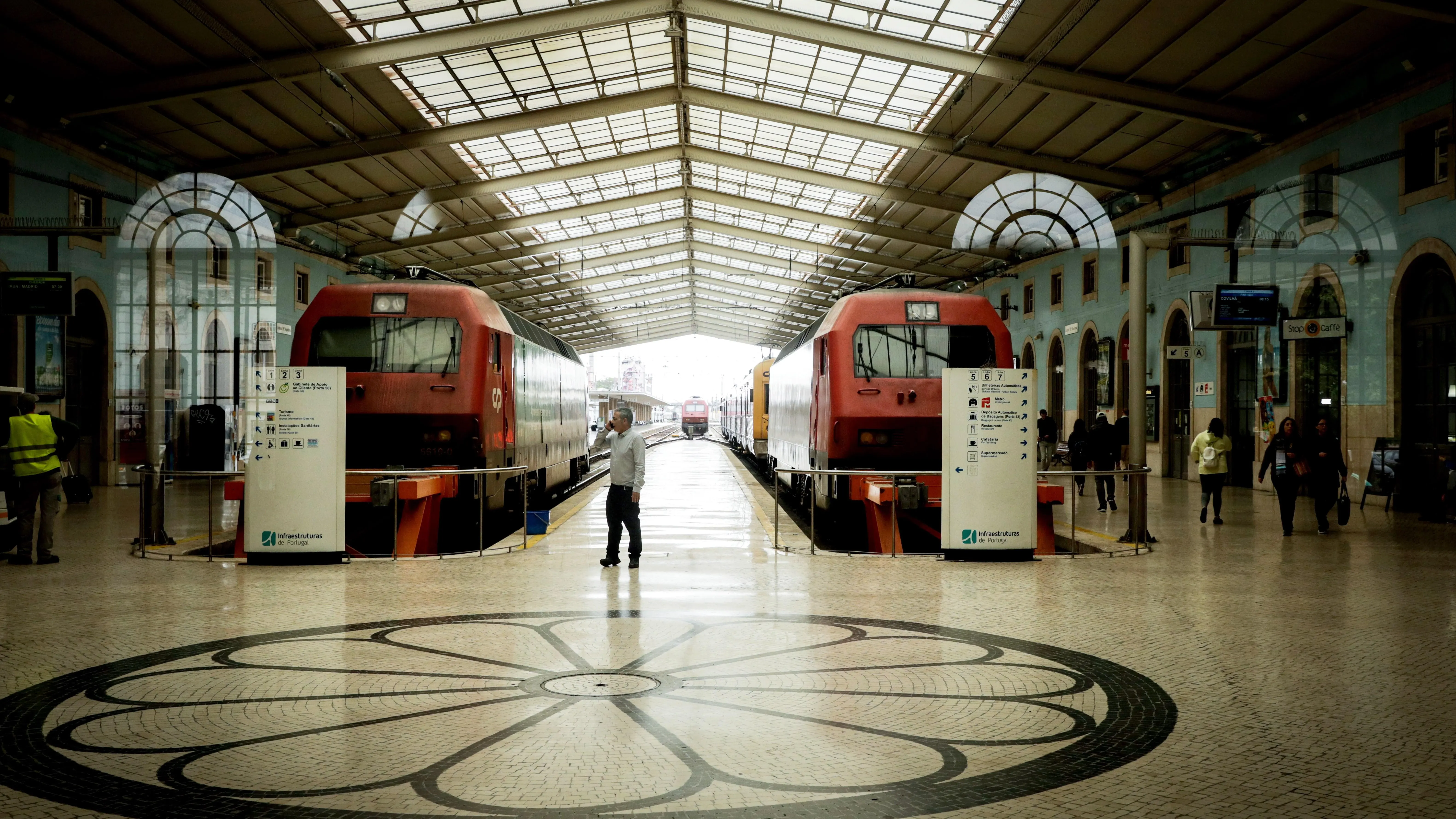 Imagen de archivo de varios trenes en Portugal