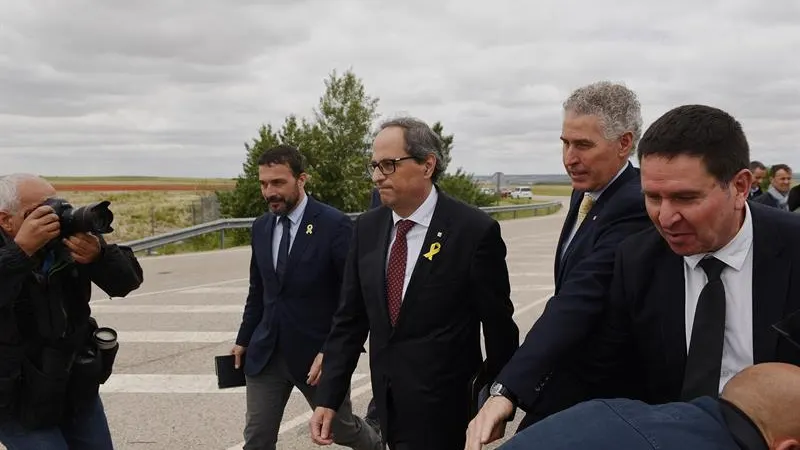 El presidente de la Generalitat de Cataluña, Quim Torra, a su salida de la cárcel madrileña de Estremera