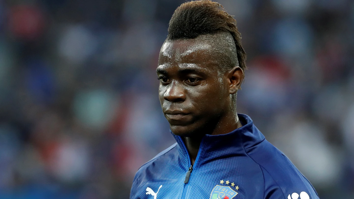 Balotelli, antes de un partido con la selección italiana Balotelli, antes de un partido con la selección italiana