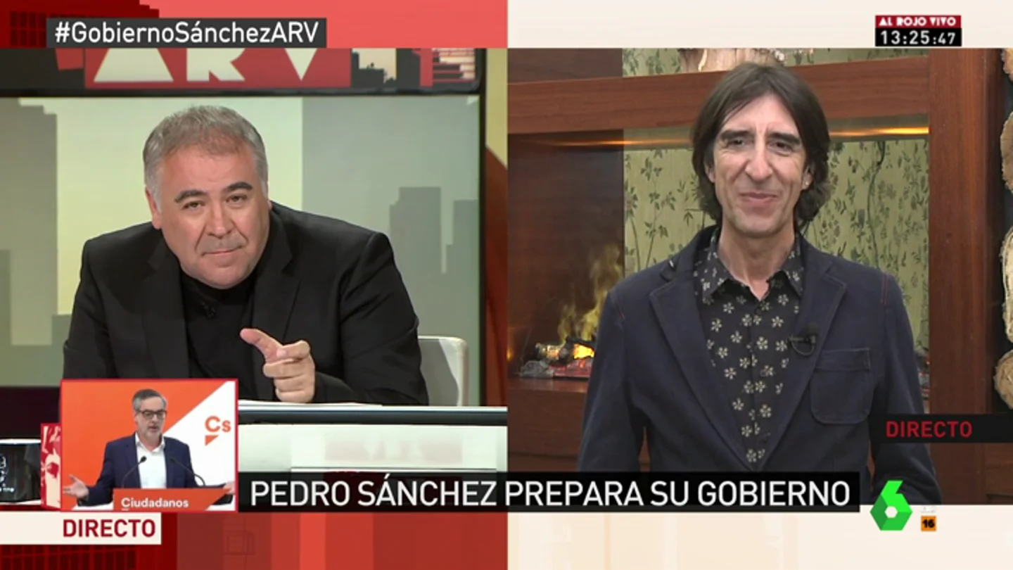 <p>Benjamín Prado: "El patriotismo dura mientras eres tú quien lleva la bandera. Cuando la lleva otro, las cosas cambian"</p> <p>Benjamín Prado: "El patriotismo dura mientras eres tú quien lleva la bandera. Cuando la lleva otro, las cosas cambian"</p>