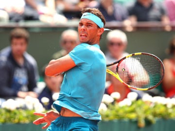 Nadal golpea con su 'drive' en el partido contra Marterer Nadal golpea con su 'drive' en el partido contra Marterer