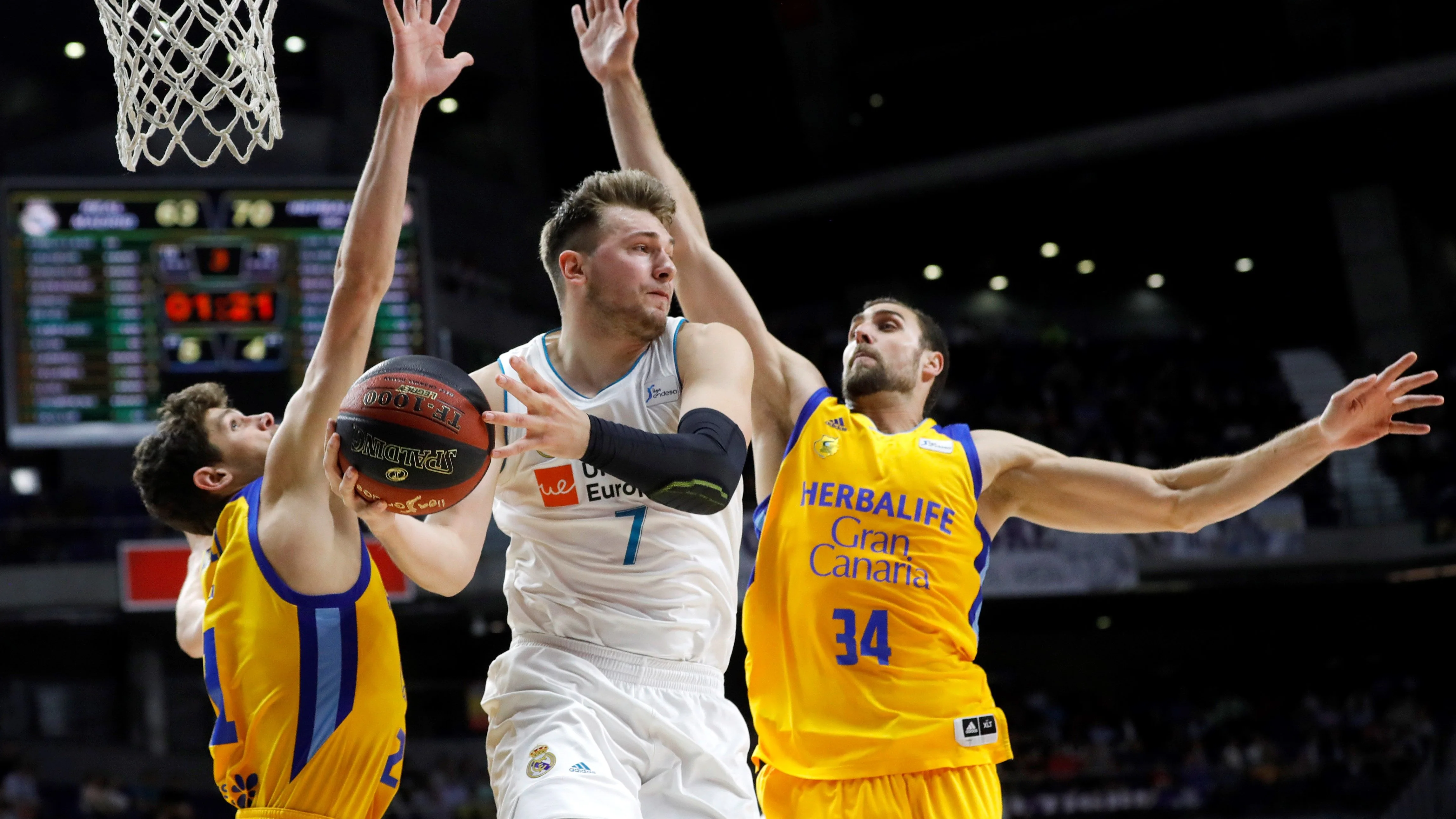 Luka Doncic, en acción ante el Gran Canaria