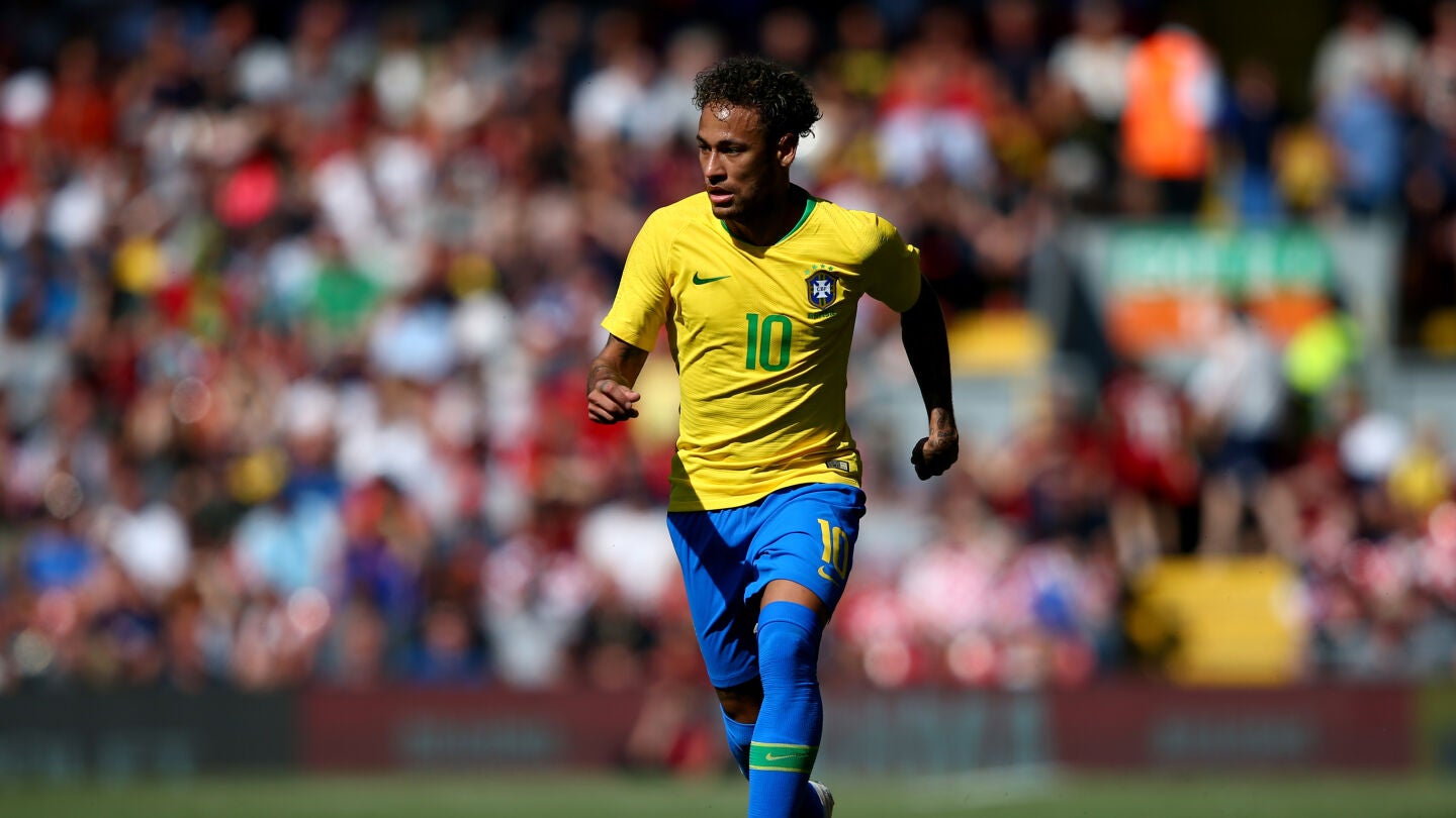 Neymar, con la selecci&oacute;n brasile&ntilde;a