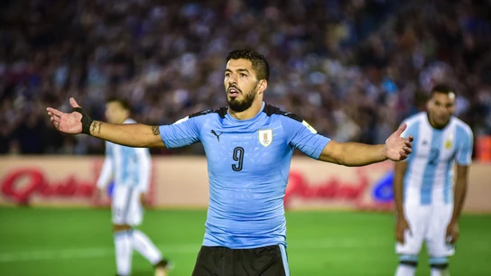 Luis Suárez, jugando con Uruguay Luis Suárez, jugando con Uruguay
