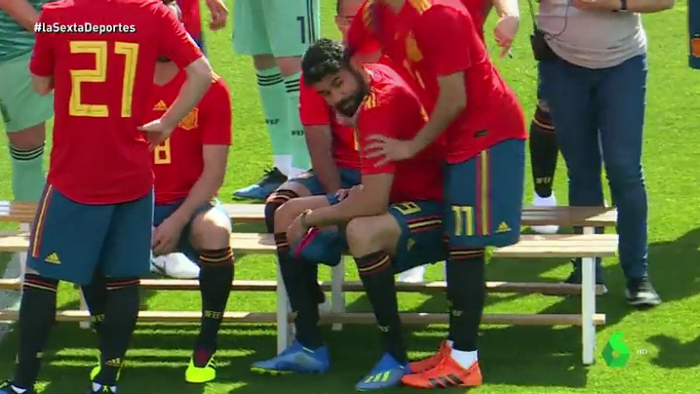 <p>Las bromas con Diego Costa, la actividad de Ramos, carreras entre periodistas: as&iacute; ha sido el 'media day' de Espa&ntilde;a</p>
