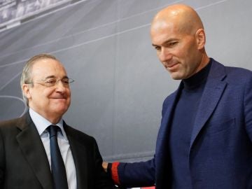 Zidane y Florentino en la rueda de prensa del adiós del francés